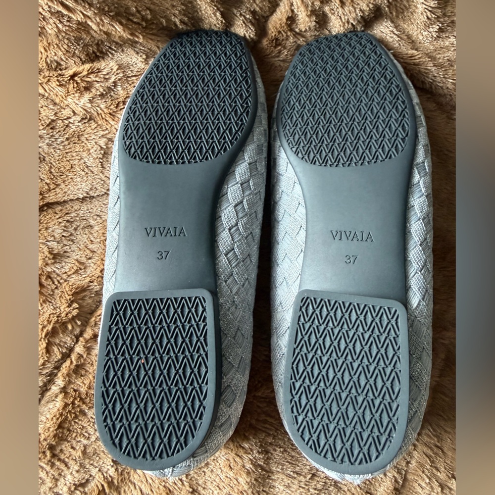 VIVA Gray Woven Women's Loafers - Picture 8 of 8
